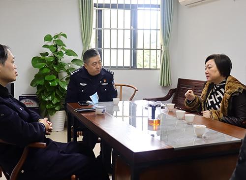 加强党建共建，亲昵警企关系